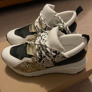 Steve Madden tennis shoes